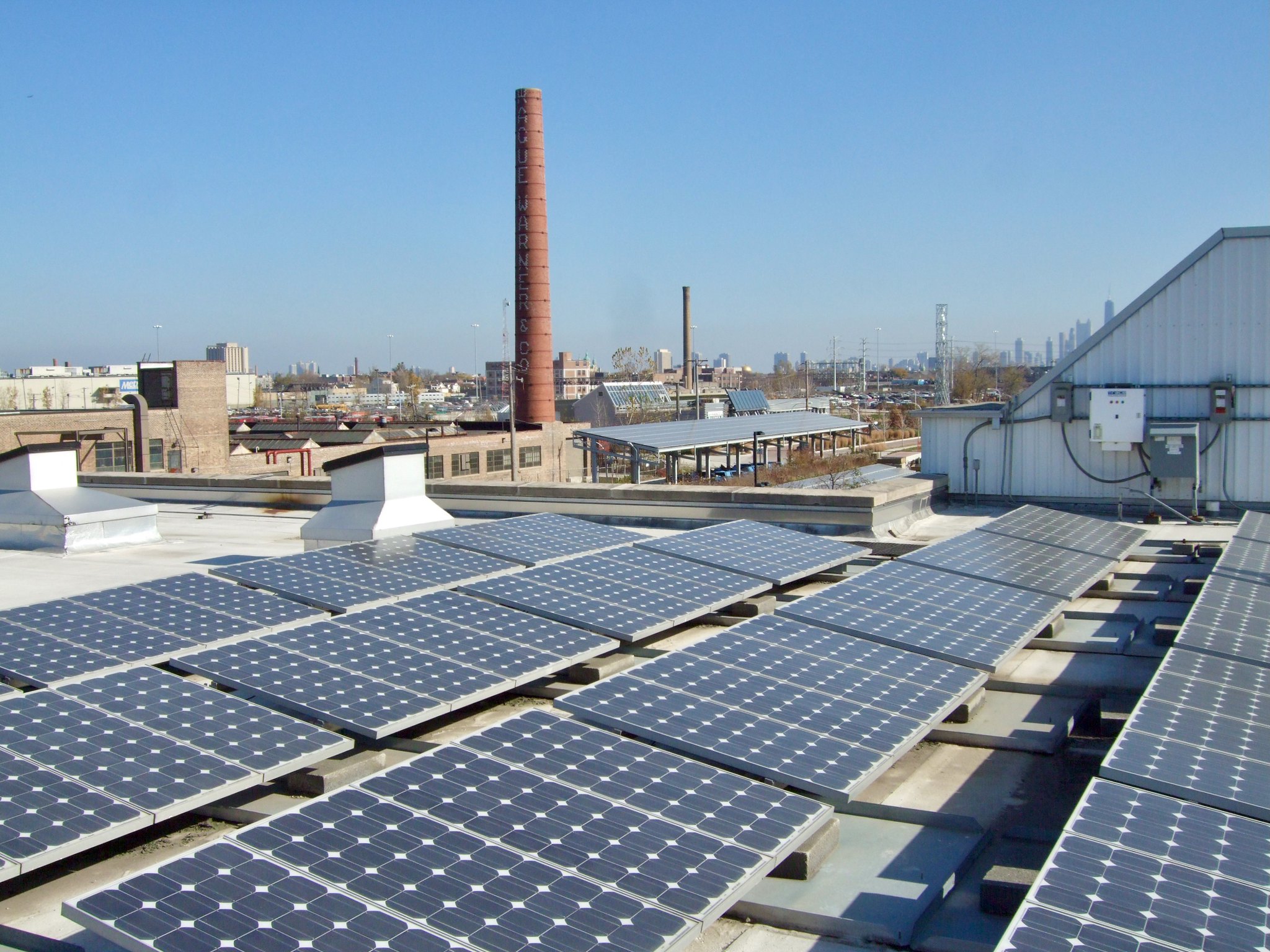 Photo of solar panels atop the Chicago Center for Green Technology